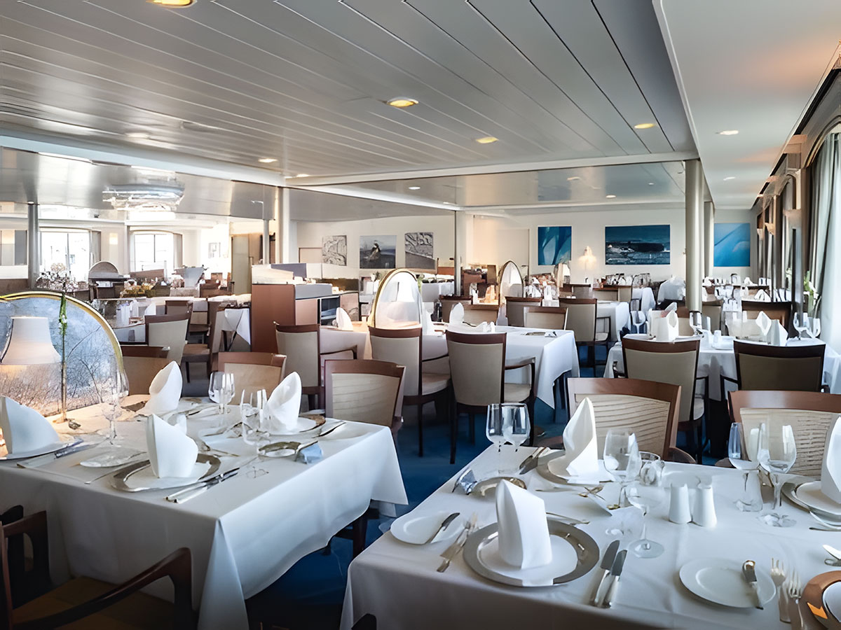 Oceanview-Restaurant_01.jpg