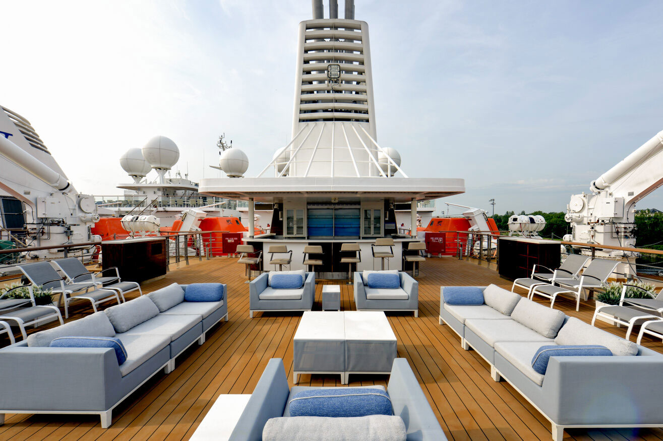 Ocean-Explorer-outside-lounge.jpg