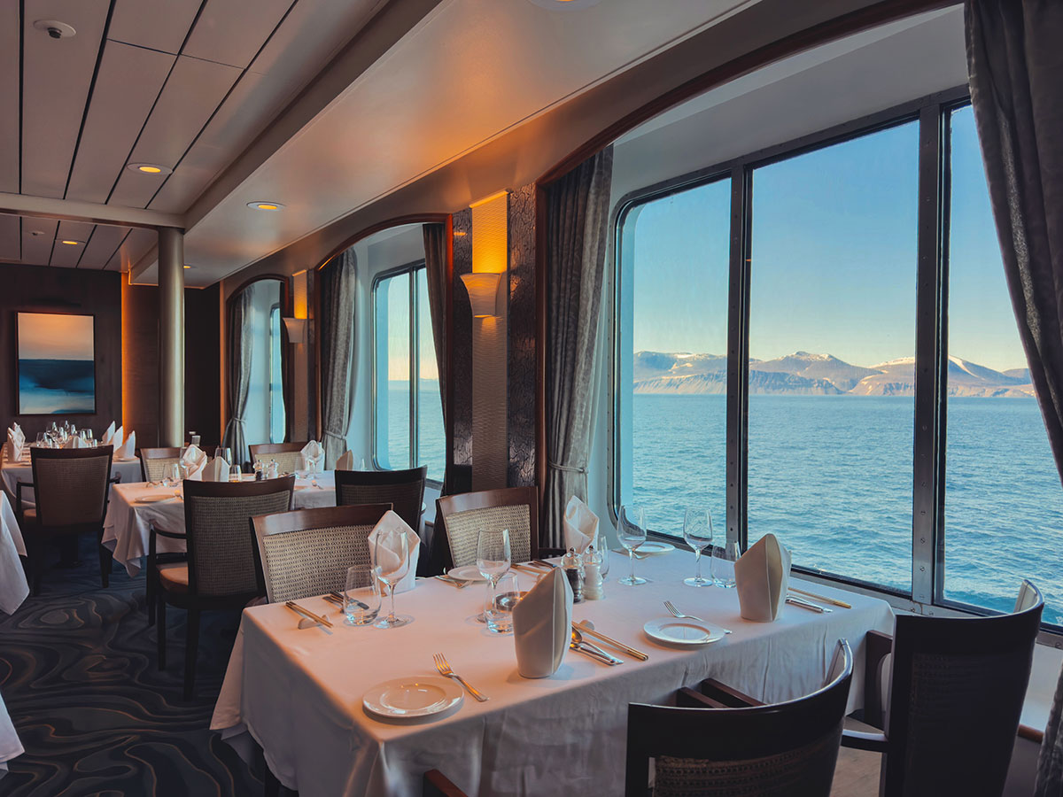 Oceanview-Restaurant_12.jpg