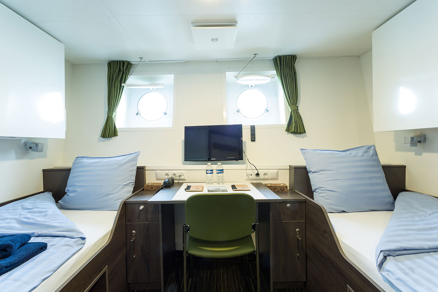 Ortelius, Quadruple, Triple or Twin-Porthole, deck-3