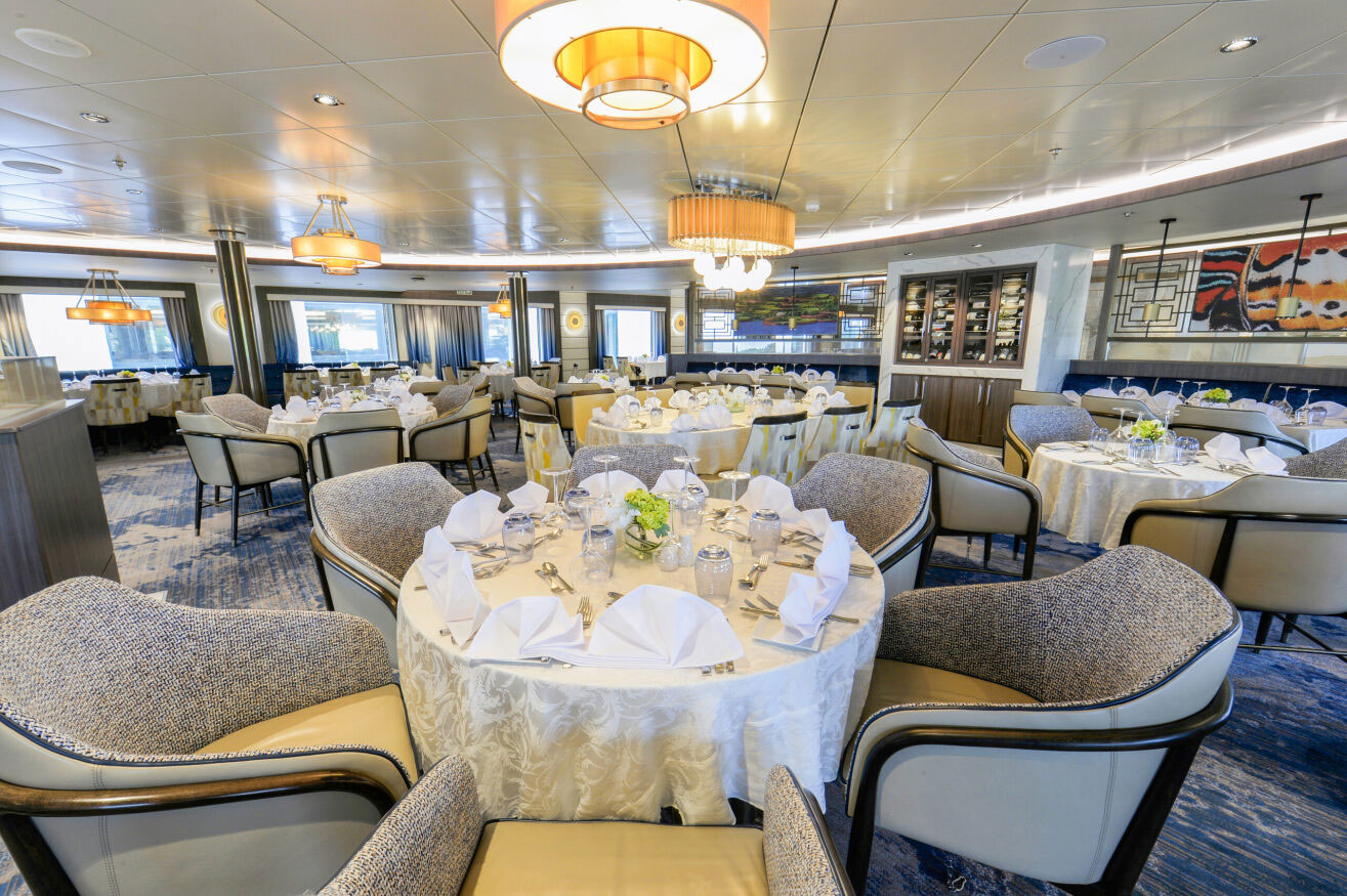 Ocean-Explorer-main-restaurant.jpg
